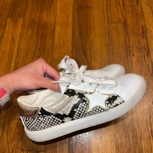 Steve Madden Star Sneakers - Picture 7 of 7